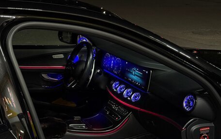 Mercedes-Benz E-Класс, 2021 год, 3 900 000 рублей, 10 фотография