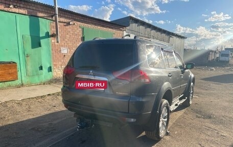Mitsubishi Pajero Sport II рестайлинг, 2014 год, 2 100 000 рублей, 2 фотография