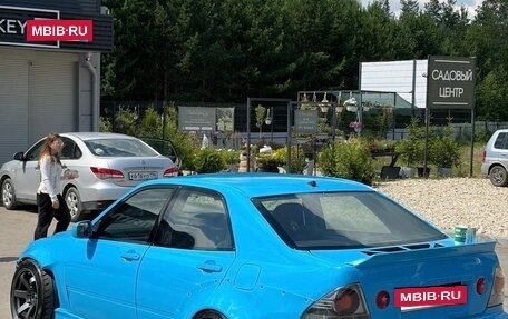 Toyota Altezza, 1999 год, 2 100 000 рублей, 2 фотография