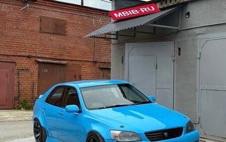 Toyota Altezza, 1999 год, 2 100 000 рублей, 1 фотография
