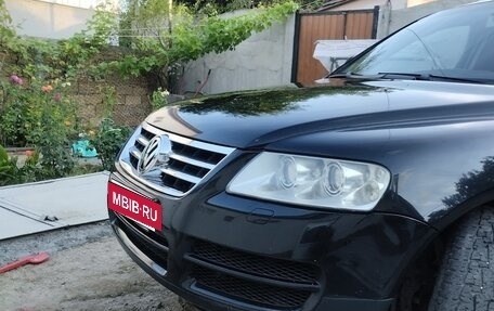 Volkswagen Touareg III, 2003 год, 700 000 рублей, 2 фотография