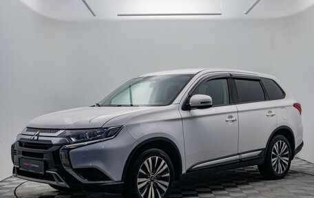 Mitsubishi Outlander III рестайлинг 3, 2021 год, 2 090 000 рублей, 1 фотография