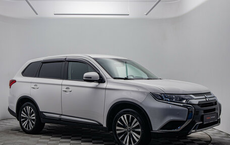 Mitsubishi Outlander III рестайлинг 3, 2021 год, 2 090 000 рублей, 8 фотография
