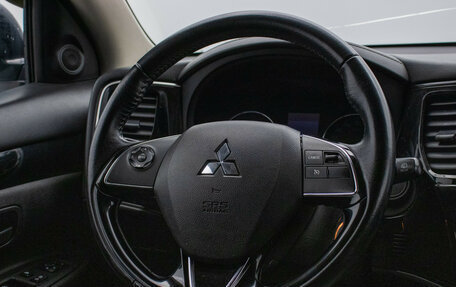 Mitsubishi Outlander III рестайлинг 3, 2021 год, 2 090 000 рублей, 16 фотография