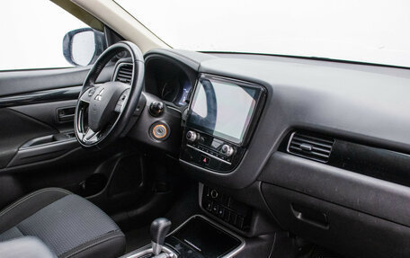 Mitsubishi Outlander III рестайлинг 3, 2021 год, 2 090 000 рублей, 11 фотография