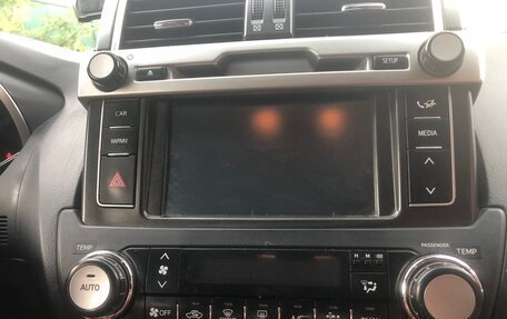 Toyota Land Cruiser Prado 150 рестайлинг 2, 2017 год, 2 910 000 рублей, 8 фотография