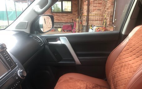 Toyota Land Cruiser Prado 150 рестайлинг 2, 2017 год, 2 910 000 рублей, 14 фотография