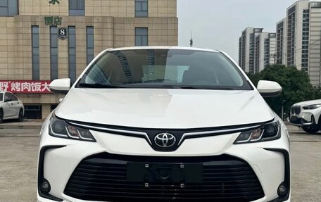 Toyota Corolla, 2023 год, 1 350 000 рублей, 2 фотография