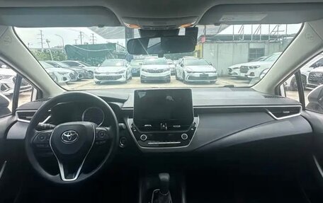Toyota Corolla, 2023 год, 1 350 000 рублей, 7 фотография