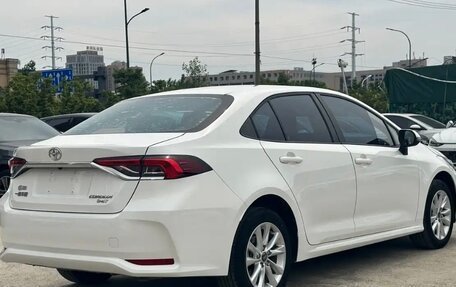 Toyota Corolla, 2023 год, 1 350 000 рублей, 4 фотография