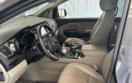 KIA Carnival III, 2019 год, 2 820 000 рублей, 7 фотография