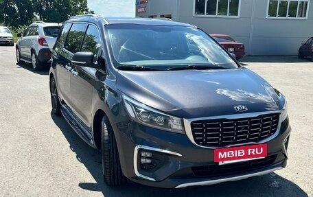 KIA Carnival III, 2019 год, 2 820 000 рублей, 2 фотография