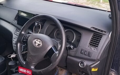 Toyota ISis I, 2012 год, 1 000 000 рублей, 5 фотография