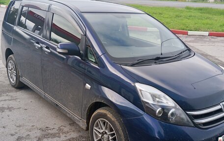 Toyota ISis I, 2012 год, 1 000 000 рублей, 9 фотография