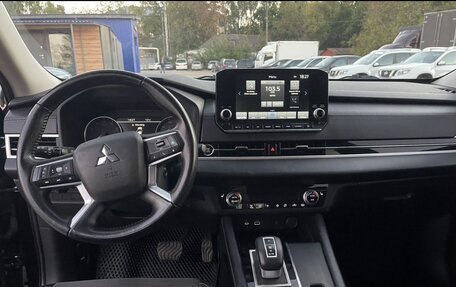 Mitsubishi Outlander, 2021 год, 2 950 000 рублей, 5 фотография