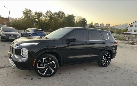 Mitsubishi Outlander, 2021 год, 2 950 000 рублей, 2 фотография