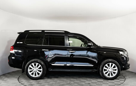 Toyota Land Cruiser 200, 2017 год, 5 699 000 рублей, 4 фотография