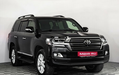 Toyota Land Cruiser 200, 2017 год, 5 699 000 рублей, 3 фотография