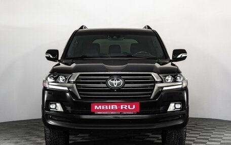 Toyota Land Cruiser 200, 2017 год, 5 699 000 рублей, 2 фотография