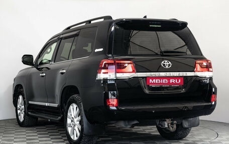 Toyota Land Cruiser 200, 2017 год, 5 699 000 рублей, 8 фотография