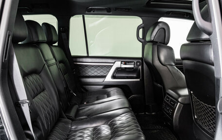 Toyota Land Cruiser 200, 2017 год, 5 699 000 рублей, 28 фотография