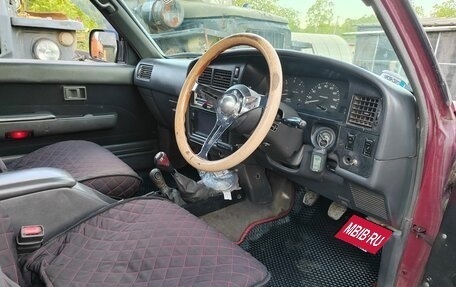 Toyota Hilux Surf III рестайлинг, 1991 год, 780 000 рублей, 11 фотография
