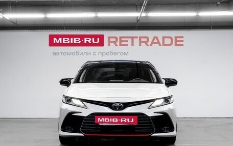 Toyota Camry, 2021 год, 3 799 000 рублей, 2 фотография