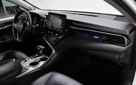 Toyota Camry, 2021 год, 3 799 000 рублей, 17 фотография