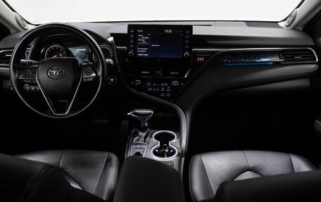 Toyota Camry, 2021 год, 3 799 000 рублей, 19 фотография
