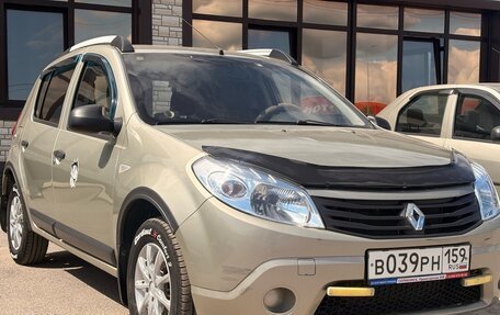 Renault Sandero I, 2012 год, 380 000 рублей, 1 фотография
