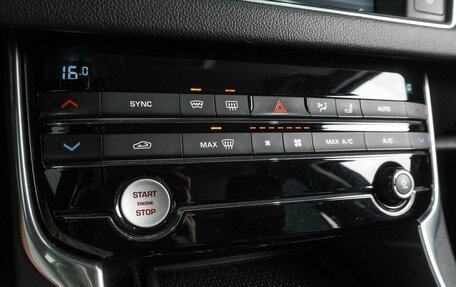 Jaguar XF II, 2016 год, 1 699 000 рублей, 14 фотография