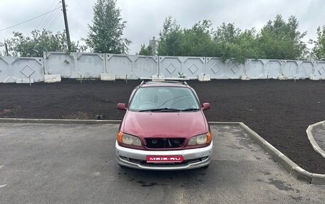 Toyota Ipsum II, 1999 год, 400 000 рублей, 1 фотография