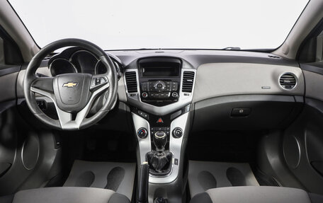 Chevrolet Cruze II, 2009 год, 649 000 рублей, 9 фотография