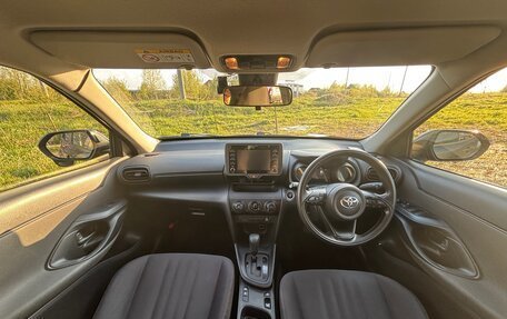 Toyota Yaris Cross, 2020 год, 1 990 000 рублей, 12 фотография