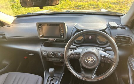 Toyota Yaris Cross, 2020 год, 1 990 000 рублей, 13 фотография