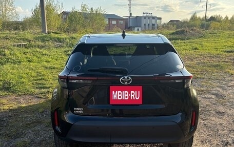 Toyota Yaris Cross, 2020 год, 1 990 000 рублей, 6 фотография