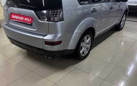 Mitsubishi Outlander III рестайлинг 3, 2005 год, 670 000 рублей, 5 фотография