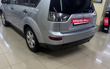 Mitsubishi Outlander III рестайлинг 3, 2005 год, 670 000 рублей, 4 фотография