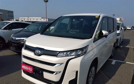 Toyota Noah, 2022 год, 3 400 000 рублей, 3 фотография