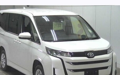 Toyota Noah, 2022 год, 3 400 000 рублей, 5 фотография