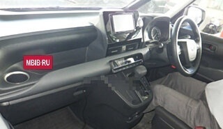 Toyota Noah, 2022 год, 3 400 000 рублей, 9 фотография