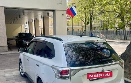 Mitsubishi Outlander III рестайлинг 3, 2012 год, 1 080 000 рублей, 9 фотография
