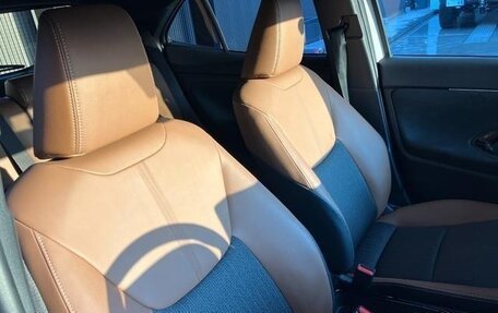 Toyota Yaris Cross, 2023 год, 1 347 000 рублей, 10 фотография