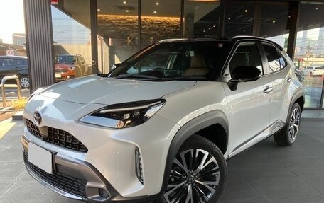 Toyota Yaris Cross, 2023 год, 1 347 000 рублей, 1 фотография