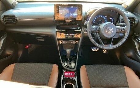 Toyota Yaris Cross, 2023 год, 1 347 000 рублей, 24 фотография