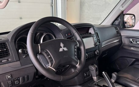 Mitsubishi Pajero IV, 2011 год, 1 799 000 рублей, 9 фотография