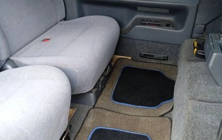 Toyota HiAce H100, 2004 год, 1 200 000 рублей, 4 фотография