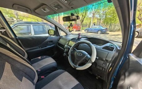Toyota Ractis I, 2009 год, 650 000 рублей, 12 фотография