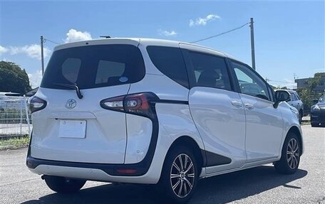 Toyota Sienta II, 2022 год, 1 140 000 рублей, 5 фотография