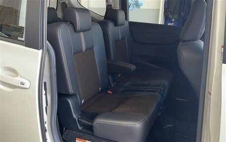 Toyota Sienta II, 2022 год, 1 140 000 рублей, 13 фотография